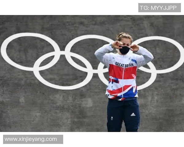 韩国足球明星热辣舞姿视频引发热议展现魅力与运动激情